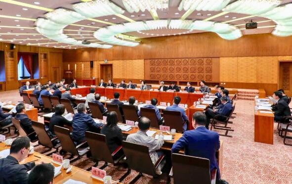 孫春蘭在清華大學(xué)調(diào)研時(shí)強(qiáng)調(diào)：提升教育服務(wù)經(jīng)濟(jì)社會(huì)發(fā)展能力