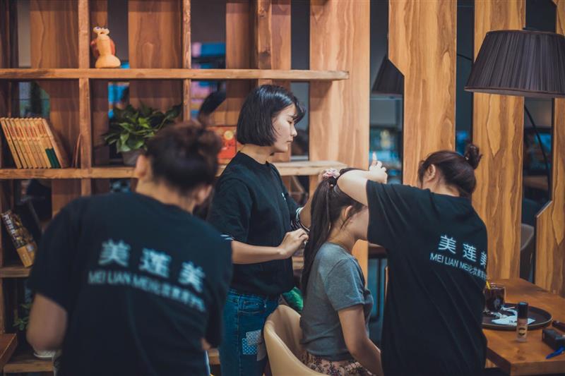 威?；瘖y學(xué)校威海 美甲 美睫 半永久培訓(xùn)學(xué)校