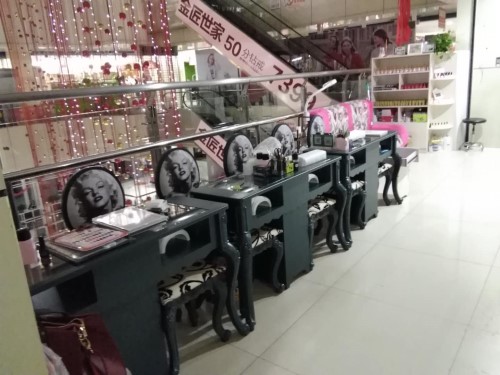 纖指圓夢想！保定東方技工學(xué)校創(chuàng)業(yè)者——李丹！  