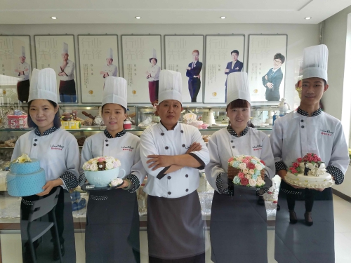 想要在邢臺(tái)學(xué)習(xí)烘焙有什么學(xué)校推薦嗎？