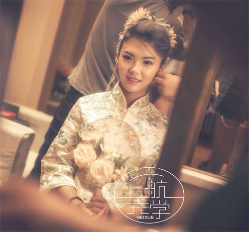  唐山學(xué)新娘跟妝去哪里靠譜？