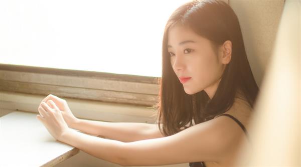 唐山市圣千惠美容美發(fā)職業(yè)技能培訓(xùn)學(xué)校教你畫韓式妝容！