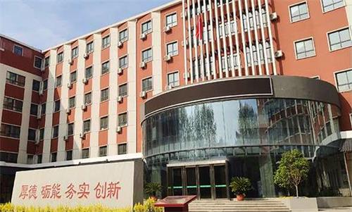 鄭州物流學(xué)校物流服務(wù)與管理專業(yè)怎么樣？是“3+2”大專嗎？