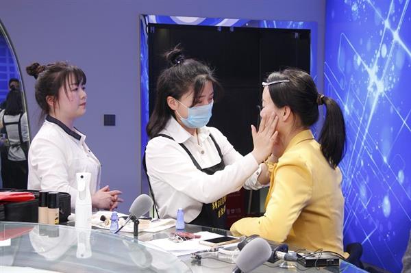 鄭州經(jīng)濟貿(mào)易學校有形象設計專業(yè)嗎？