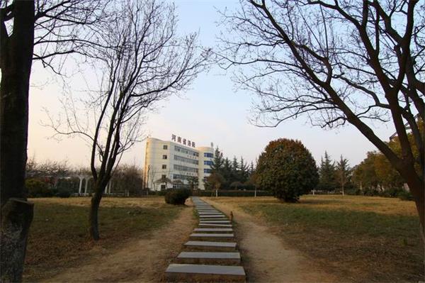 洛陽無人機學(xué)校怎么選？