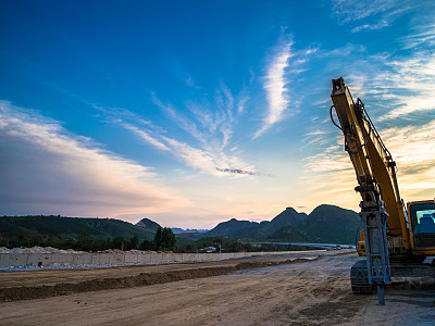 濟南駿大挖掘機培訓(xùn)學(xué)校開設(shè)哪些培訓(xùn)課程？