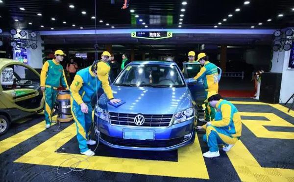 想學(xué)汽車運用與維修專業(yè)？就選邢臺汽修服裝學(xué)校！