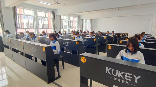 玉田職教中心幼兒保育專(zhuān)業(yè)鋼琴教室 玉田職教中心幼兒保育專(zhuān)業(yè)鋼琴教室