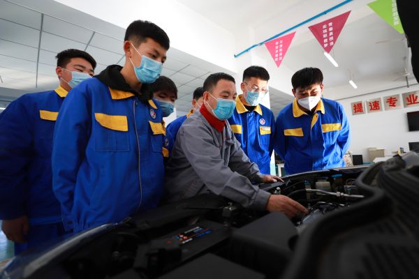 玉田職教中心汽車(chē)運(yùn)用與維修專(zhuān)業(yè)實(shí)訓(xùn)課堂 玉田職教中心汽車(chē)運(yùn)用與維修專(zhuān)業(yè)實(shí)訓(xùn)課堂