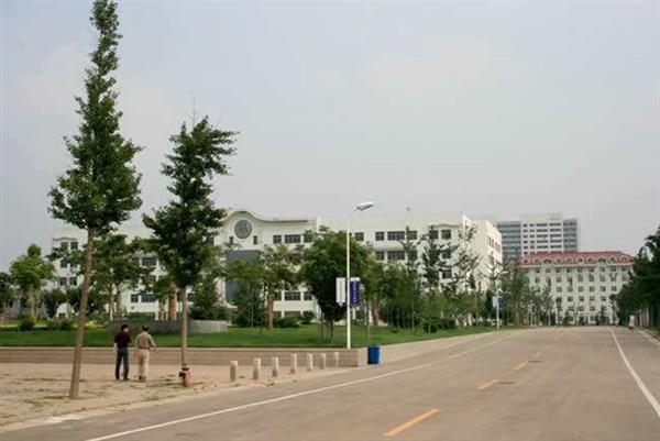 青島飛洋職業(yè)技術(shù)學(xué)院有哪些辦學(xué)特色？有什么學(xué)生福利？
