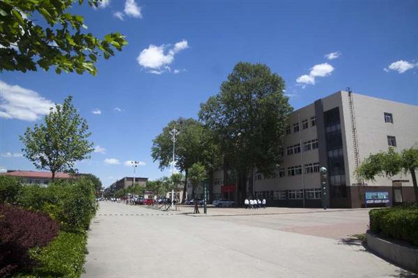 山海關(guān)鐵路技師學(xué)院 山海關(guān)鐵路技師學(xué)院