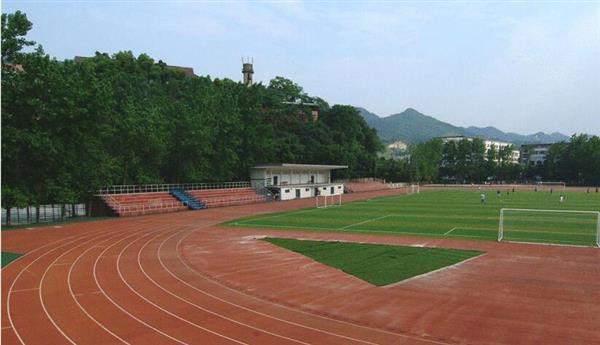 青島航空職業(yè)技術(shù)學(xué)校都開設(shè)了哪些航空服務(wù)專業(yè)？
